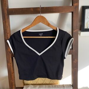 Old Navy Black Athletic Crop Top